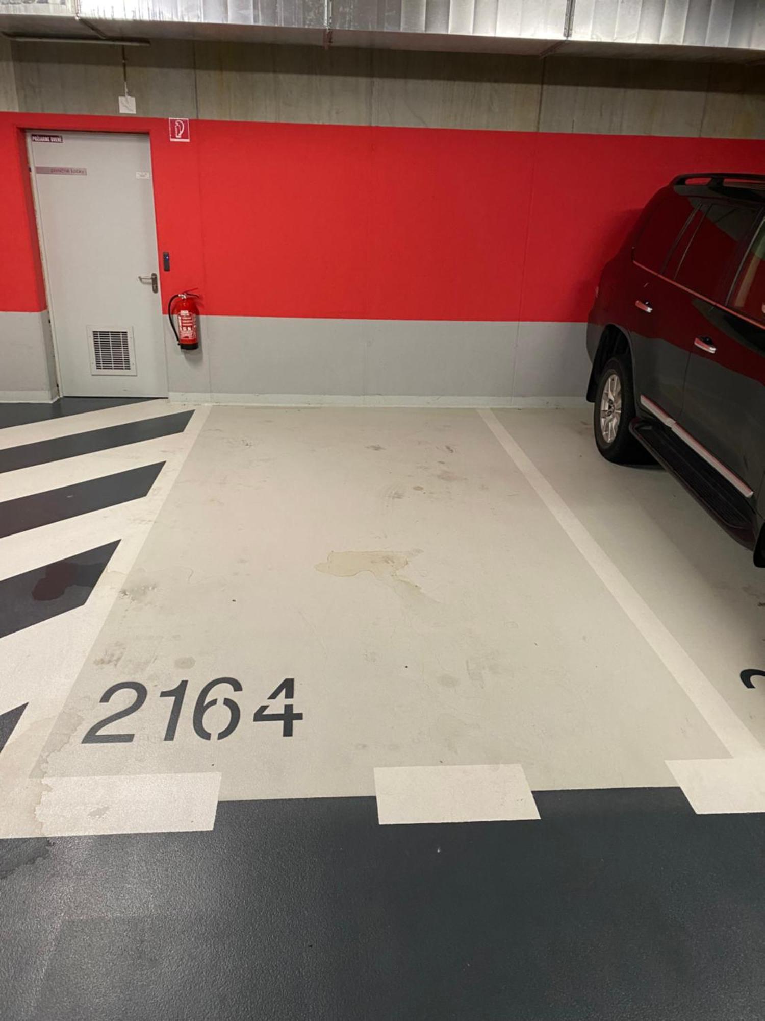 Lia Apartman - Private Parking Pressburg Exterior foto