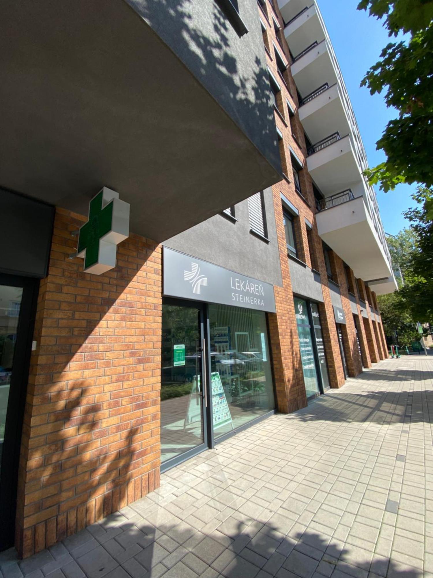 Lia Apartman - Private Parking Pressburg Exterior foto